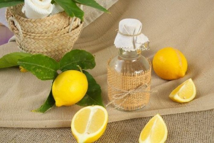 limpiar espejos y vidrios con limón