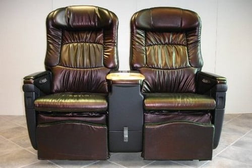 Luxusní kožené sedačky v Braniff Airlines