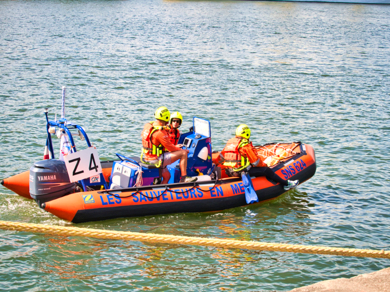 rescue team boat