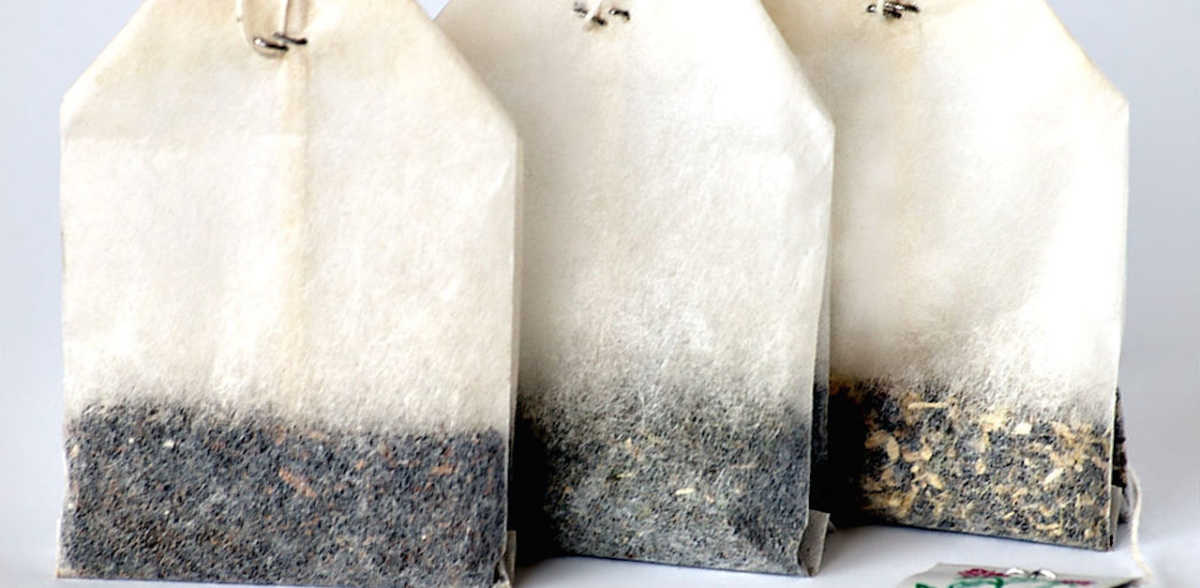 She Brings A Used Tea Bag Into Her Filthy Car. The Reason? BRILLIANT! | LittleThings.com
